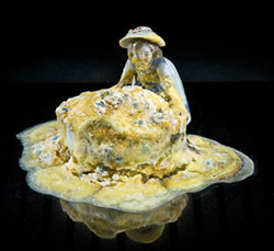Rotten cream as political comment
